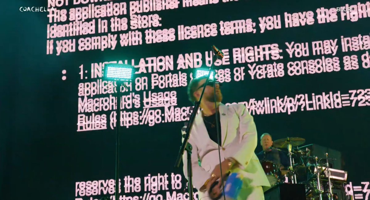 มีการแซวถึงอาทิตย์ที่แล้วในโชว์ ที่พูดบนเวทีว่าผมจะไม่กลับมาอีกแล้ว เพราะสื่อเอาเเต่พูดถึงเรื่องนี้ 5555 เดม่อนแกก็ไฮป์คนดูไปเรื่อยเงียบบ้าง เสียงดังบ้างด้วยเซทลิสต์แบบนี้ เเต่พอช่วงท้าย Tender เดม่อนบอกว่ายี่คือการแสดงสดครั้งสุดท้ายของ Blur จริงหรอวะ 🥹🥹
#Coachella2024 #Blur