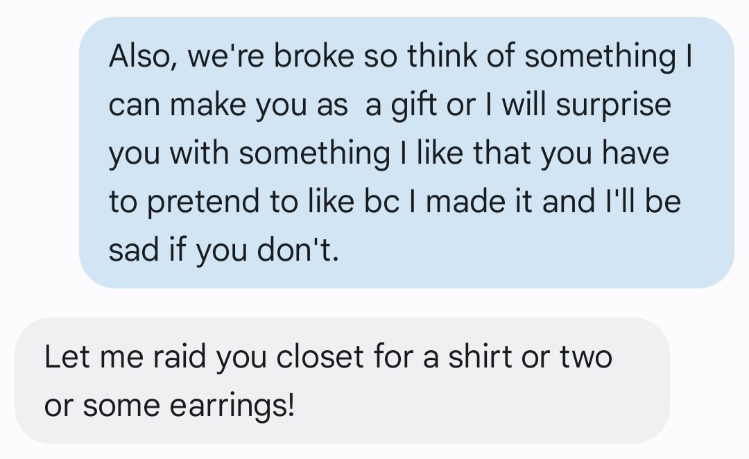 SeptemberFruits's tweet photo. She is notorious for simply taking my things so I guess it's nice that she kinda asked this time? But this is such a younger sibling thing to say. https://t.co/7JBdoa2V7G