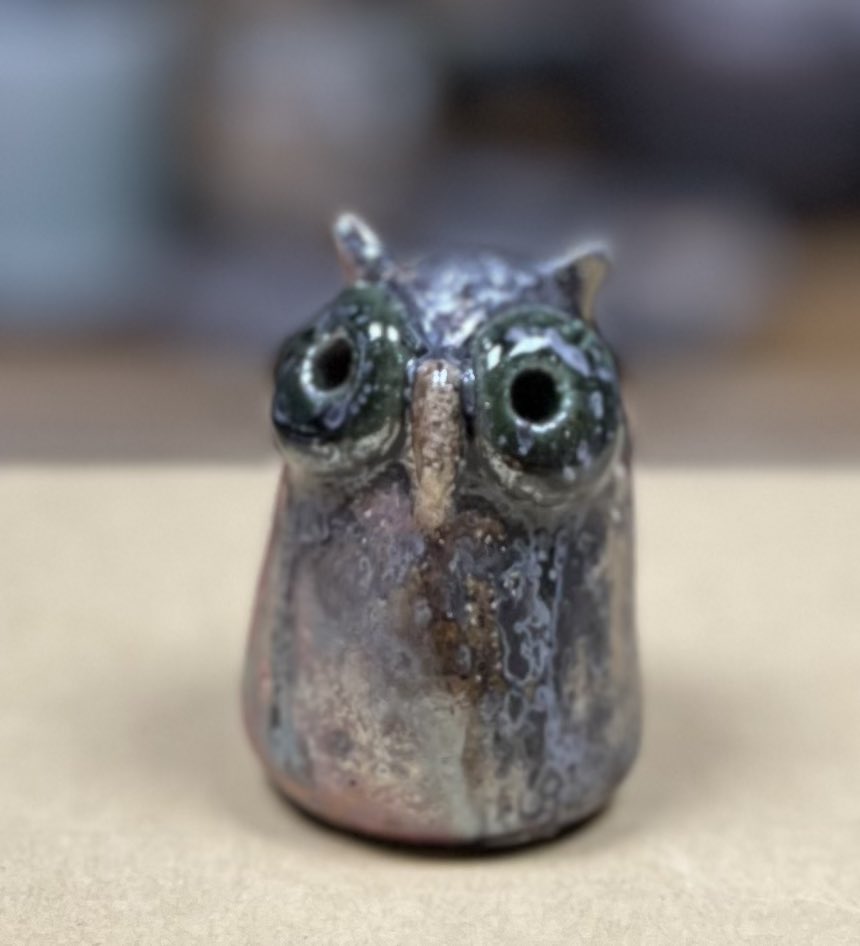 柴燒手塑貓頭鷹🦉
#柴燒 #陶藝 #手塑 #雕塑 #貓頭鷹 #鳥 #雕塑