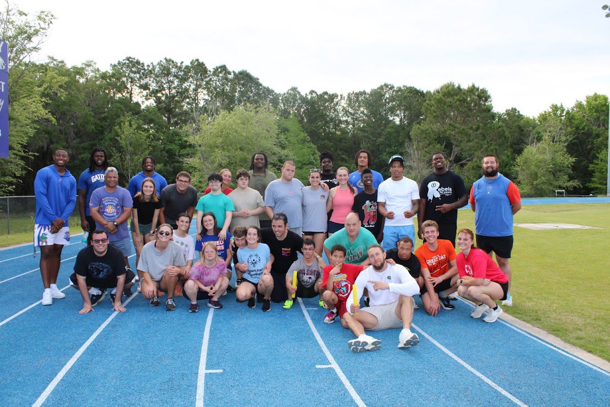 Preparing for the state summer games with my @soflinfo friends was so much fun! Their abilities, bravery, and commitment are evident. Visit specialolympicsflorida.org to learn how to support them and grow inclusive sports. @Fl_Victorious #FVFoundation