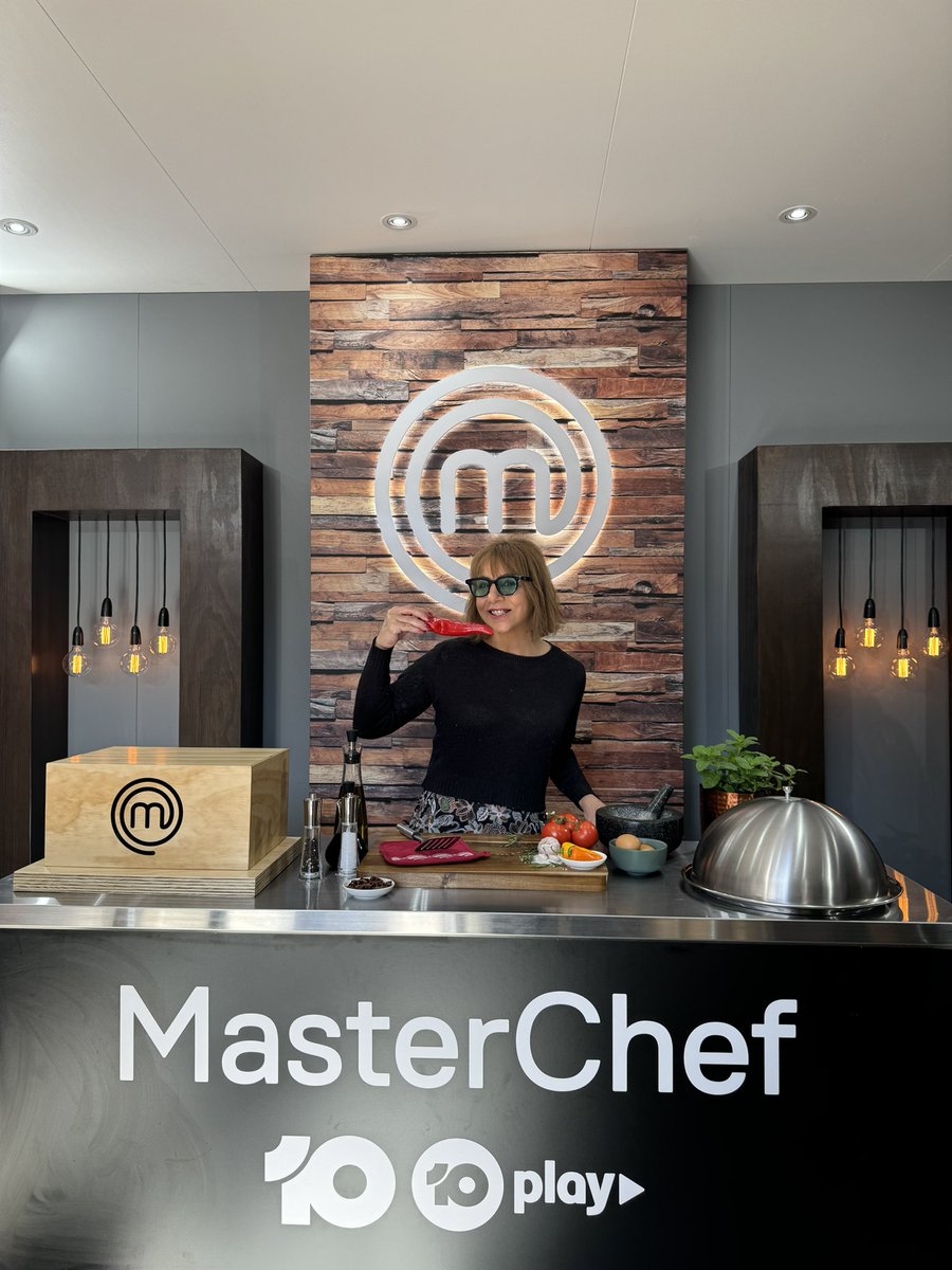 HOBPETS's tweet photo. #masterchefmysterybox #melbourne #dayout #artsprecinct https://t.co/NFgJY8o0x9