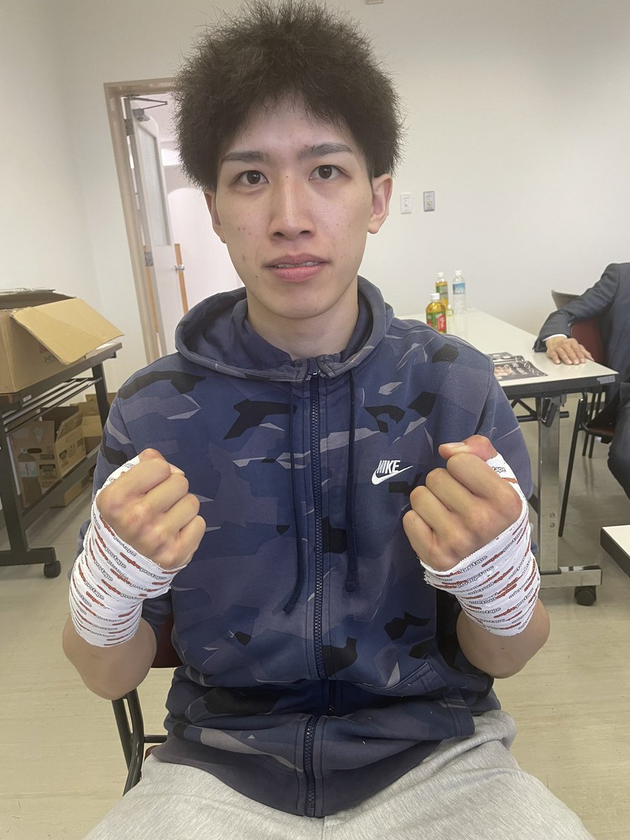 cutman_nagai's tweet image. プロ空手用バンデージ

ベアナックル用の応用です

テーピングだけじゃなくガーゼも使用しています

#empireprotape
#bearknuckle
#prokarate
#karatecombat