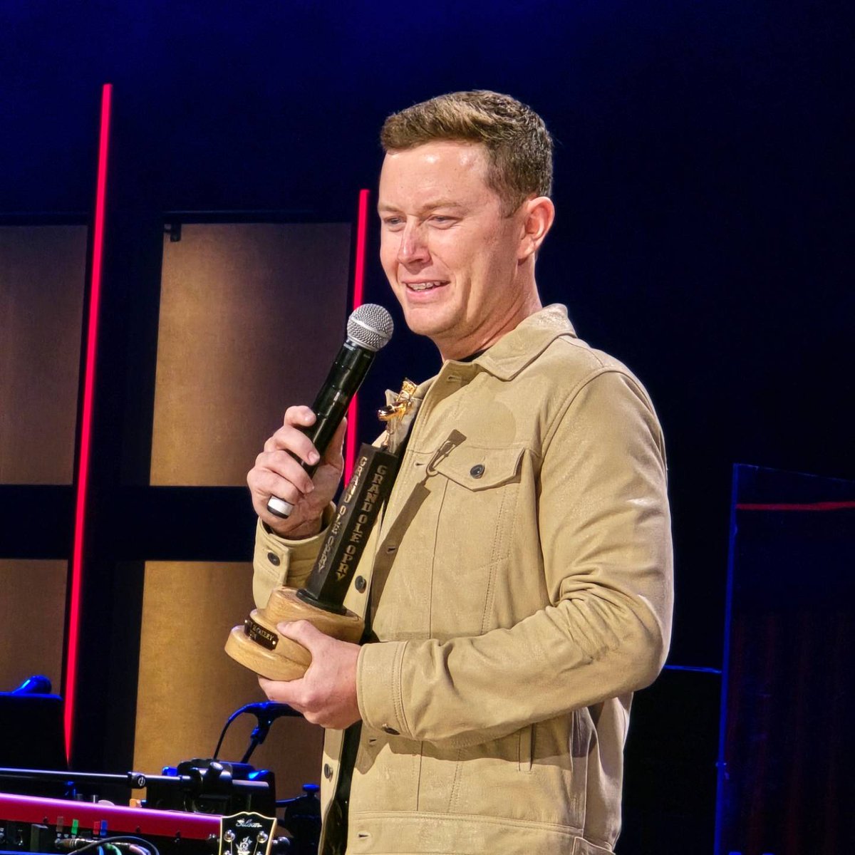Courtneyg3149's tweet photo. 🤠After being a fan for over 10 years, traveling all over the south to see him in concert over 50 times, going to fan club parties, etc. tonight watching @joshturnermusic @randytravis induct @ScottyMcCreery into the @opry tonight will be the highest of the highs!! 🎵 https://t.co/xSUXgtyCAc