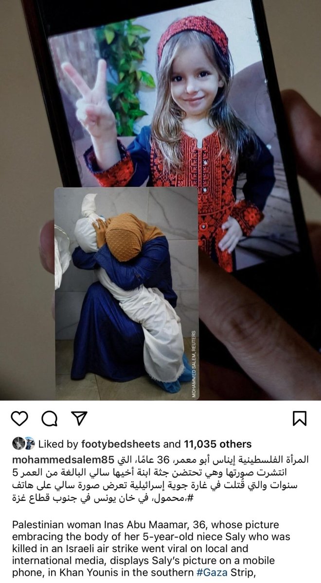 dina_sulaeman's tweet photo. Foto karya fotografer Gaza yang bekerja untuk Reuters, Mohammed Salem, memenangkan penghargaan "Foto Pers Dunia Tahun Ini." 
Foto tragis ini diambil bulan November 2023, seorang perempuan memeluk jasad keponakannya, Saly (5 thn), yang gugur dibom Israel.  Ibu Saly jg gugur. https://t.co/tvJagEuupO