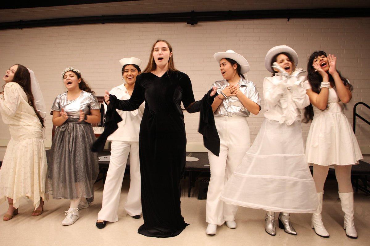 RickoverNavalHS's tweet image. The Rickover Theatre program gave a sneak preview of their upcoming production of "The Addams Family" at the 2024 Fine Arts Festival!  Come check out whole show on May 3rd, 4th &amp;amp; 5th! @ChiPubSchools #AddamsFamily #FineArtsFestival #SpringMusical #SneakPreview