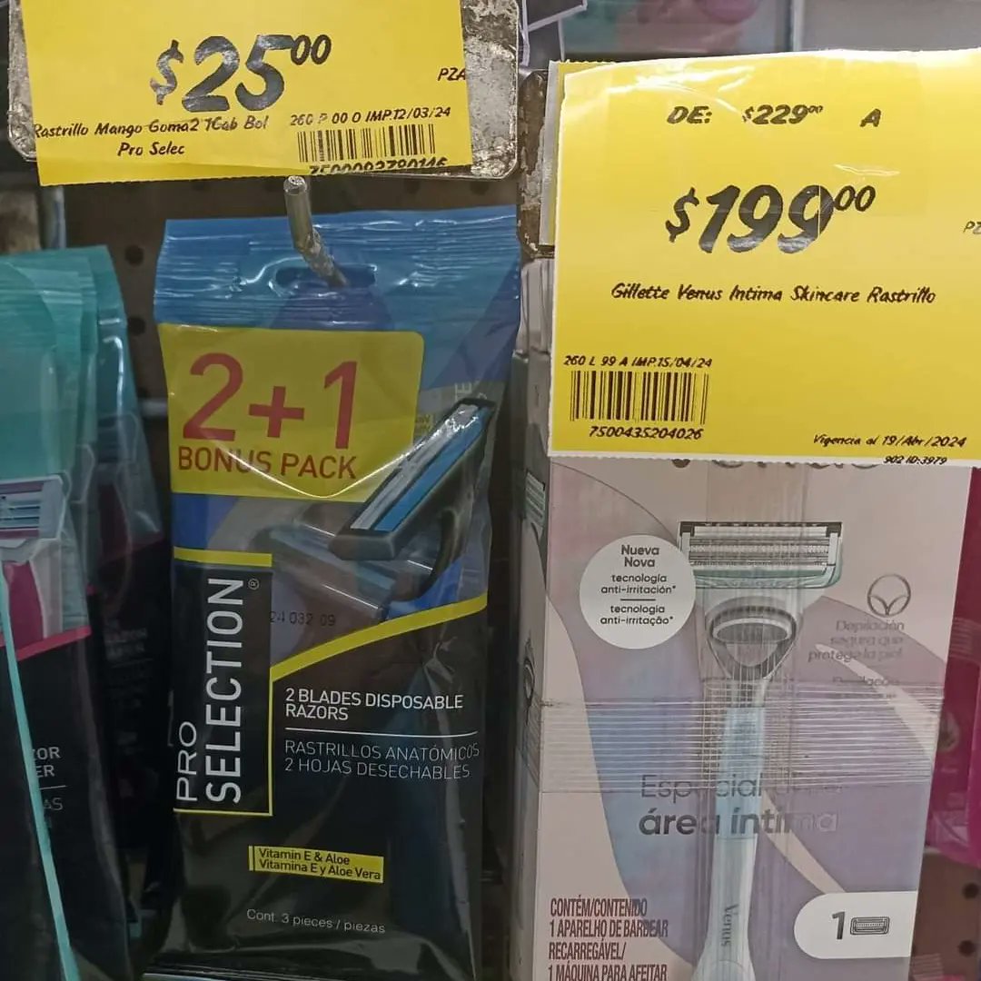Hedalith's tweet photo. Una va toda empoderada dispuesta a comprar sus cositas, presumiendo de su independencia económica, y nos salen con esto 👇💩

🤯 El impuesto rosa: el aumento del costo que tiene los productos para mujeres a diferencia de los que son para hombres. 

#feminismo
#perspectivadegenero https://t.co/hPNyQK6eSQ