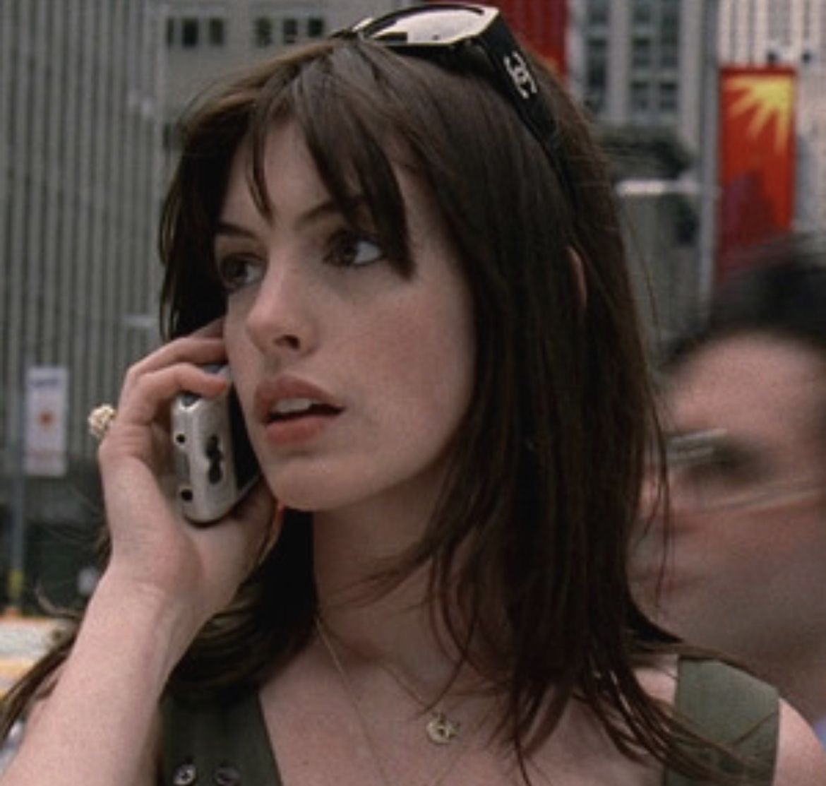 anne hathaway in the devil wears prada