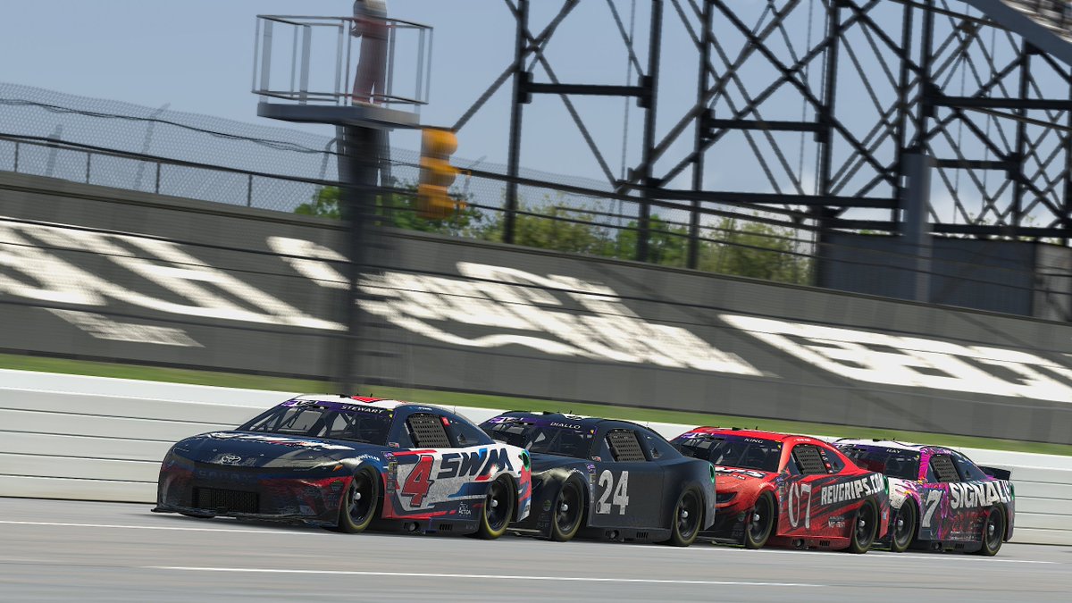 P19 in @FTF_Racing. Was leading with 2 to go and then I got left by the entire field, but that's plate racing. Solid points at least. Onto Dover, maybe I'll catch a break there.