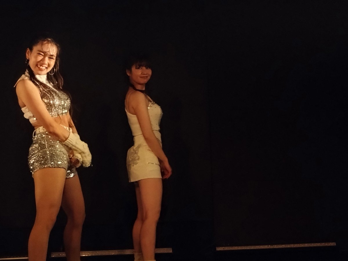 skybaystarlight's tweet photo. Sayaちゃんの衣装はYumiちゃんが着てたやつ?
#ROYALWHITE
#Saya
#Ayumi
#鈴井あゆみ https://t.co/1fXPCoFP4g