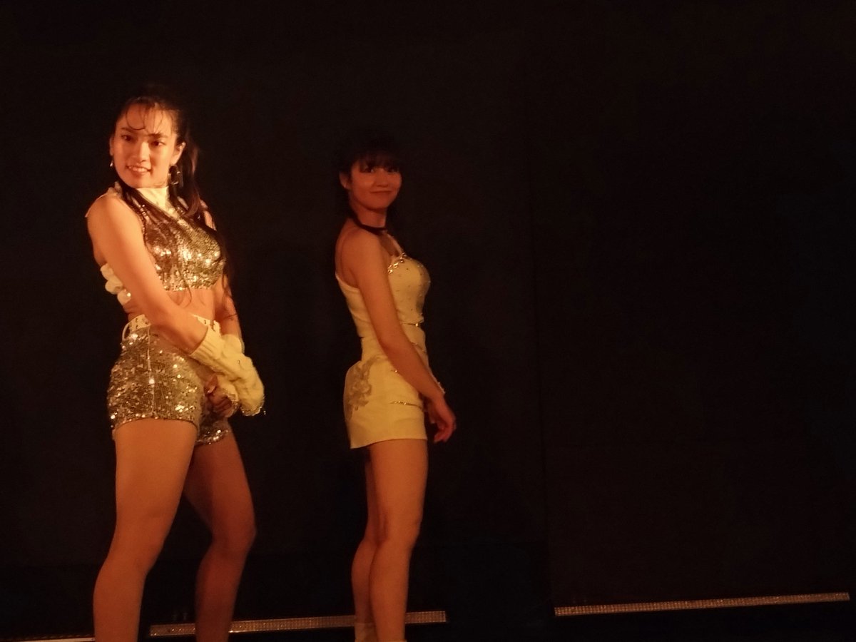 skybaystarlight's tweet photo. Sayaちゃんの衣装はYumiちゃんが着てたやつ?
#ROYALWHITE
#Saya
#Ayumi
#鈴井あゆみ https://t.co/1fXPCoFP4g