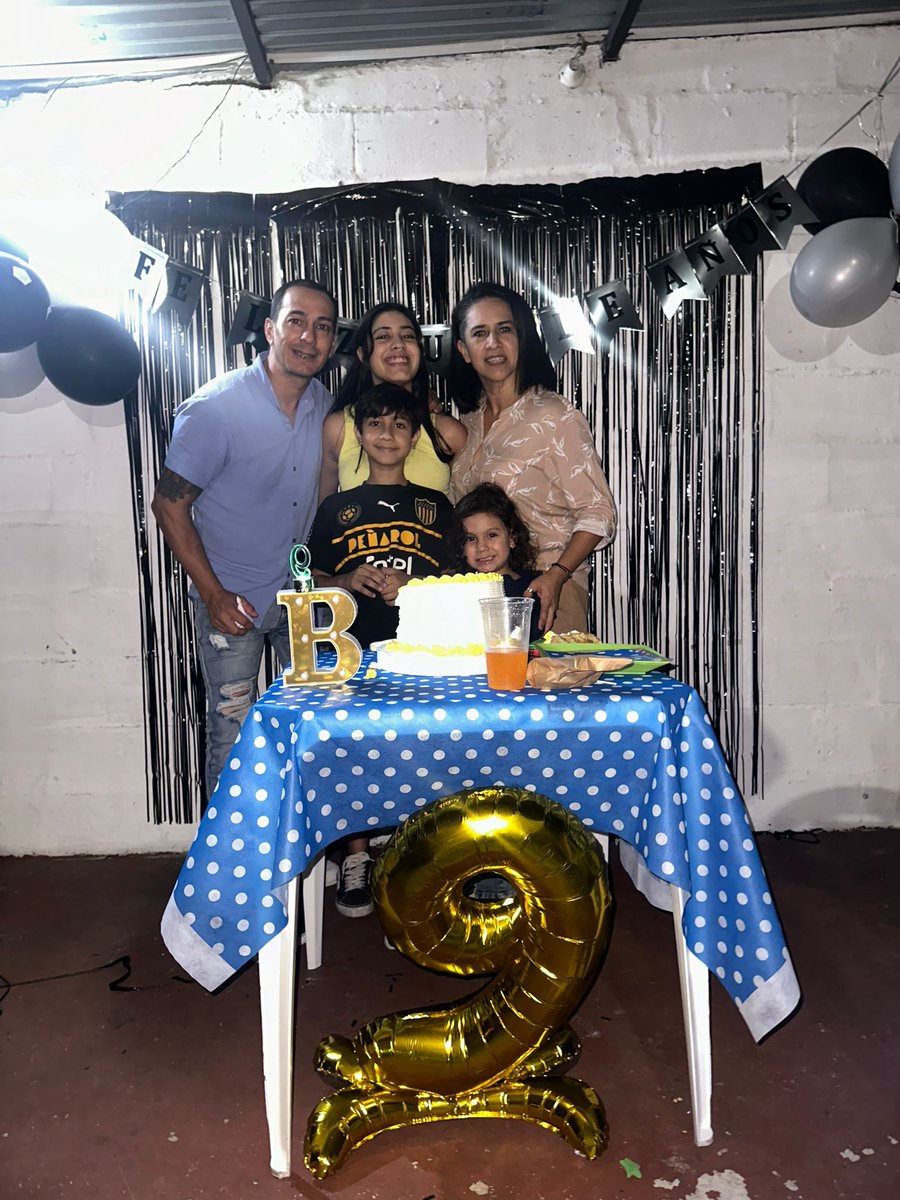 AnaBentacur's tweet photo. Cumple bauti 
#9 https://t.co/xGZAejM7QK
