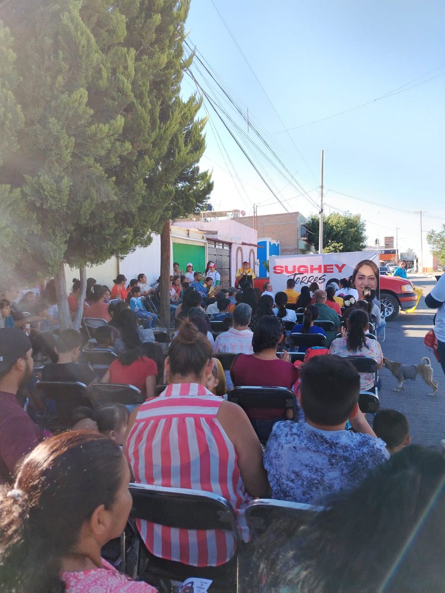 ArmandoYanezR's tweet photo. 🟡🔴🔵 Acompañamos a quien con el apoyo de la ciudadanía será nuestra próxima Diputada por el distrito 02 local @SugheyTorresR . 

Las y los perredistas estamos listos y unidos para apoyar a nuestros candidatos de la alianza Fuerza y Corazón por Durango 

#TuFuturoEsAqui
#VotaPRD https://t.co/alDvJ0GooI