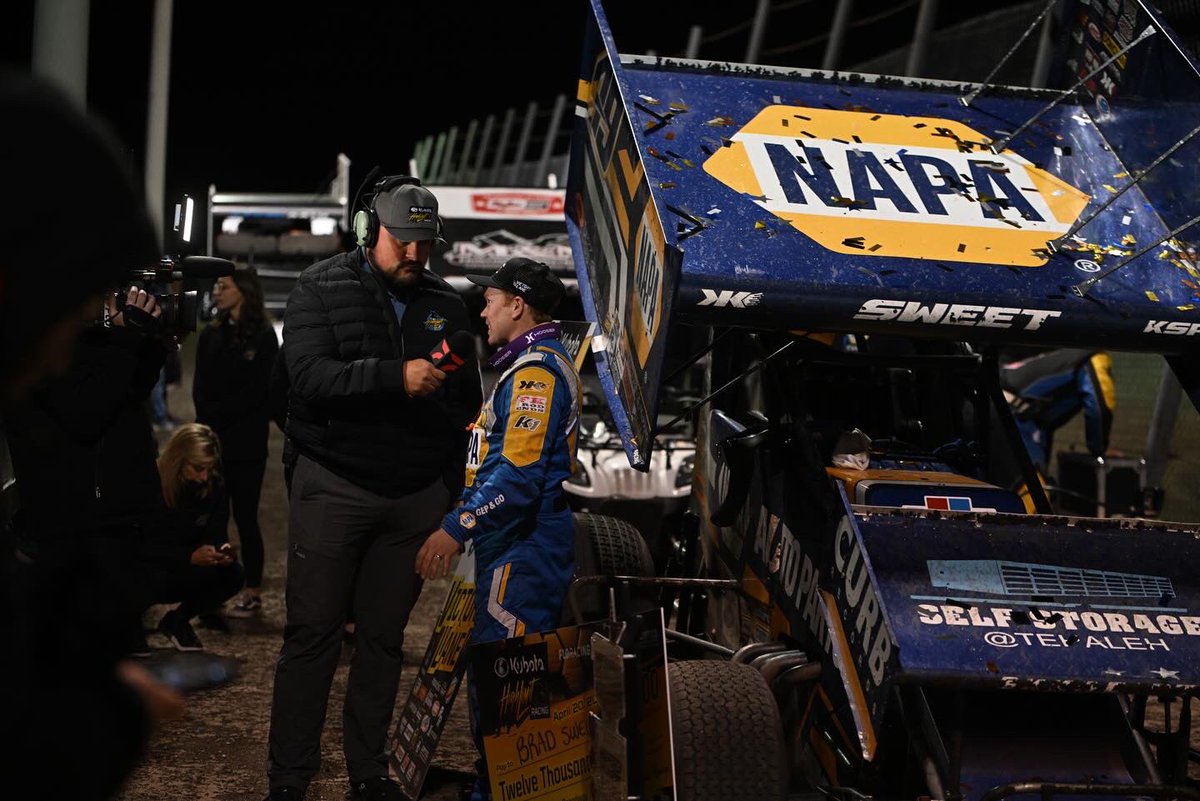 KKRdirt's tweet image. 𝐀 ‘𝐒𝐰𝐞𝐞𝐭’ 𝐒𝐰𝐞𝐞𝐩 🧹

#Winner #RaceMaximsWinner #k1winner #Oklahoma #Racing #Sprintcar #TeamNAPA #EnglerPOWER #WeldWheels