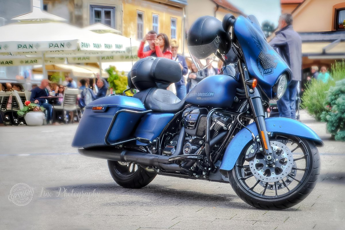 #streetphotography #streetphotographer #streetart #streetlife #streevibes #motorcycle #urbanphotography #streetphotographers #motorcyclelover #harleydavidson #harleydavidsonmotorcycles #travel #volimsamobor #volimhrvatsku #ilovesamobor #ilovecroatia #samobor #hrvatska #croatia