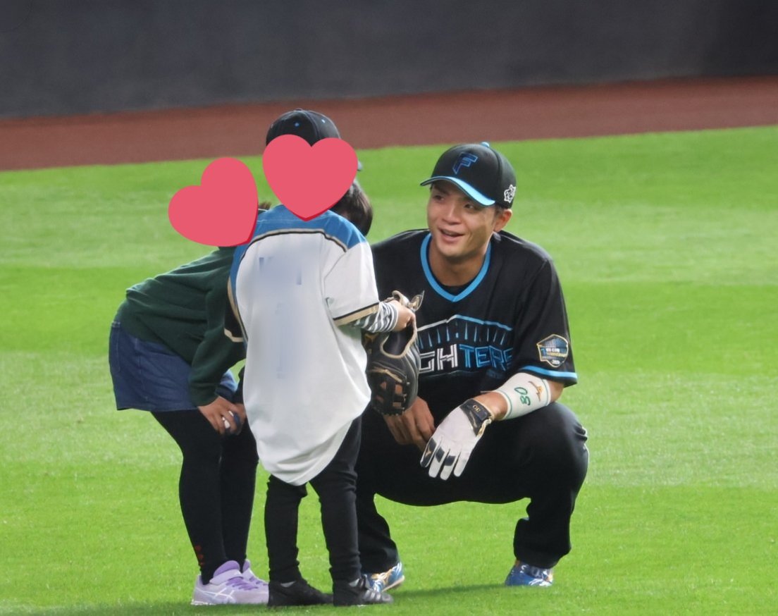 グローブ 貸してあげてました
優しいえがお❣️

#郡司裕也 #lovefighters