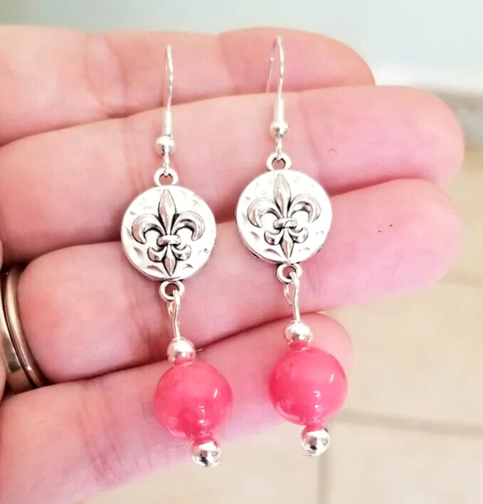 Pink Angelite Silver Fleur de Lis Earrings #mothersday #mothersdaygifts #Fleurdelis #Fleurdelisearrings #Fleurdelisjewelry #Neworleas #Paris #France #Pinkearrings #angelite #pinkangelite #jewelry #earrings #handmadejewelry 

 ebay.com/itm/1763431022… #eBay via @eBay