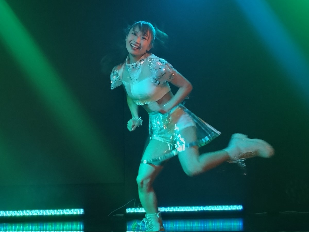 skybaystarlight's tweet photo. Miyuちゃんは前回Yukinaちゃんが着てた衣装。
#Miyu
#ROYALWHITE https://t.co/1vJvLXNlOK