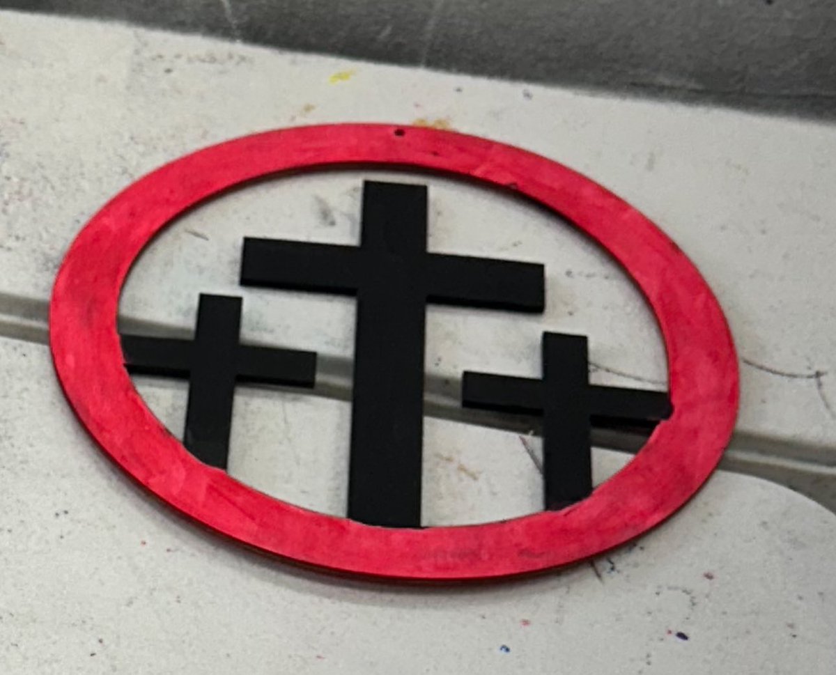 Neewok's tweet photo. Totally normal ANZAC-themed painting workshop at Bunnings today. 

This was just an example colour scheme, you can paint the religious symbol on a circular background any colours you like! https://t.co/JfXOHGzFkg