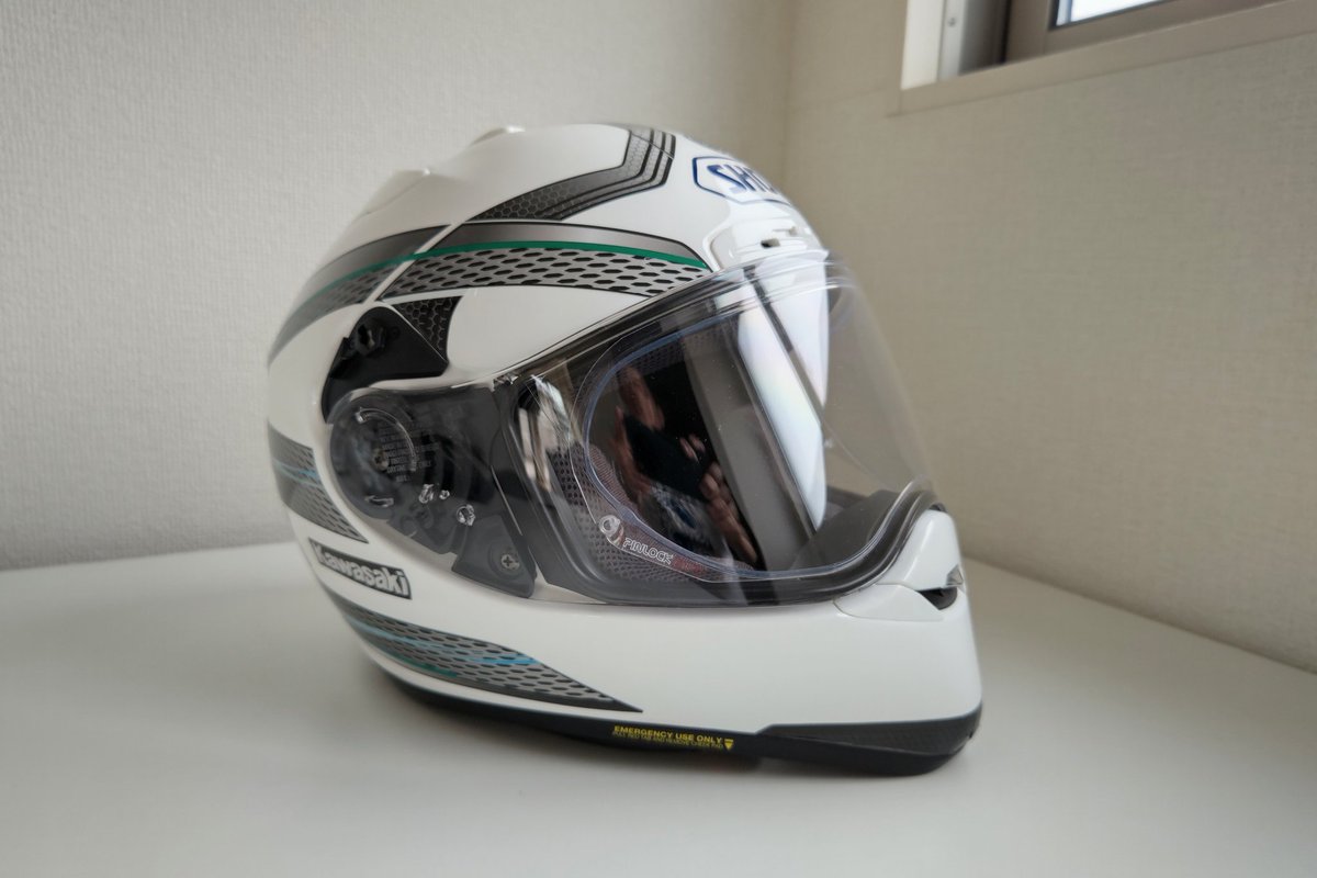 ken2wood4's tweet photo. ステッカーチューン、第２弾。今度はヘルメットグラフィック作成😁 https://t.co/jV1YuEktLx