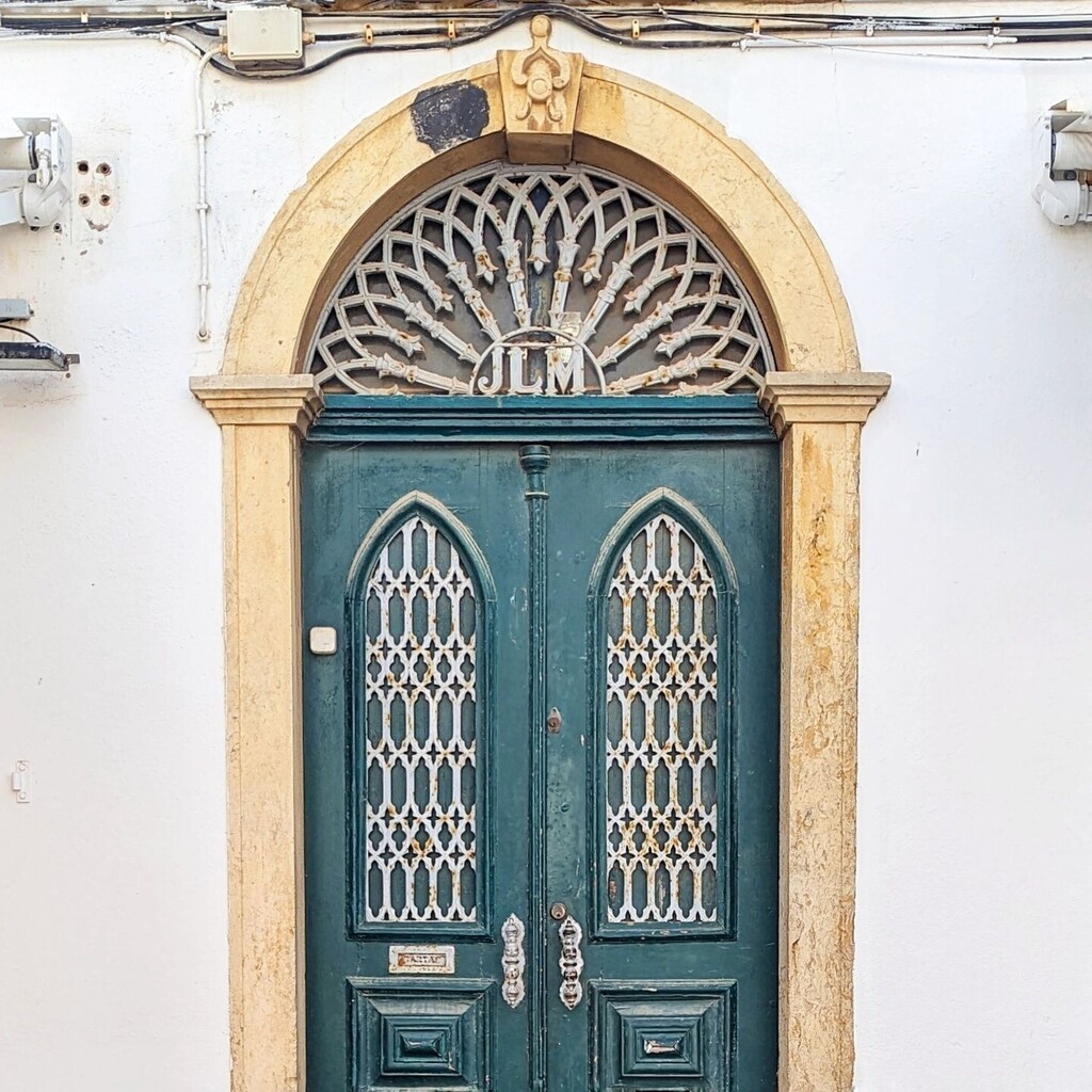 Gorgeous green door in Lagos Portugal. instagr.am/p/C6AoBqSsbZm/