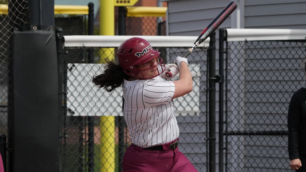 It was a Senior Day 🧹🧹 for @mitsoftball as the Engineers earned two key NEWMAC victories over Wellesley on Saturday afternoon!!!! #RollTech

Recap: tinyurl.com/ycx5ye6m