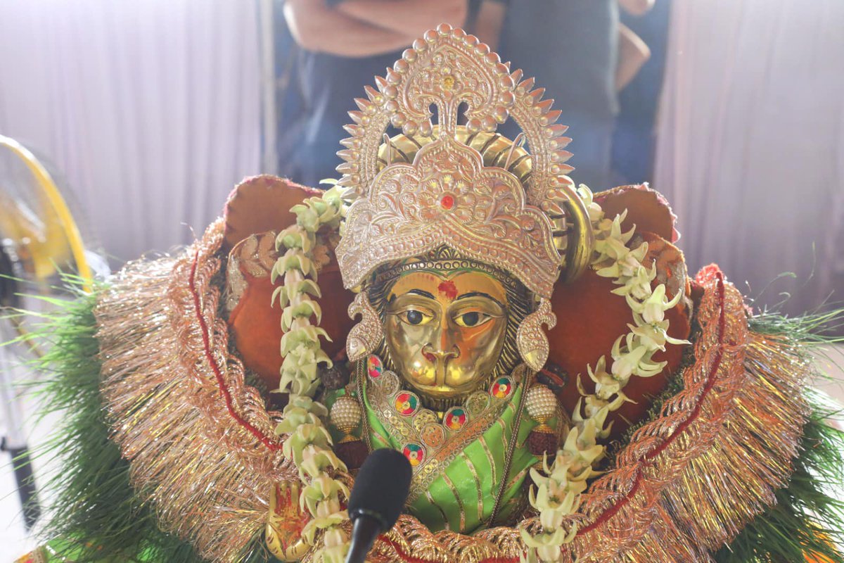 bageshwardham's tweet photo. चतुर्थ दिवस श्री हनुमंत कथा चतरा धाम नेपाल की दिव्य झलकियाँ
#bageshwardhamsarkar #bageshwardham #nepal #shrihanumantkatha #chatradham https://t.co/9lWI6Uqcyc