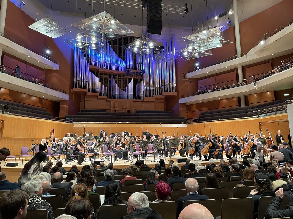 ninaparmenter's tweet photo. Manchester! In the sunshine! Our Rick Astley tickets at Co-op Live were cancelled (grr) so there was a change of plan. Saw the BBC Philharmonic at the Bridgewater Hall and they were awesome. https://t.co/isiM5DpnaZ