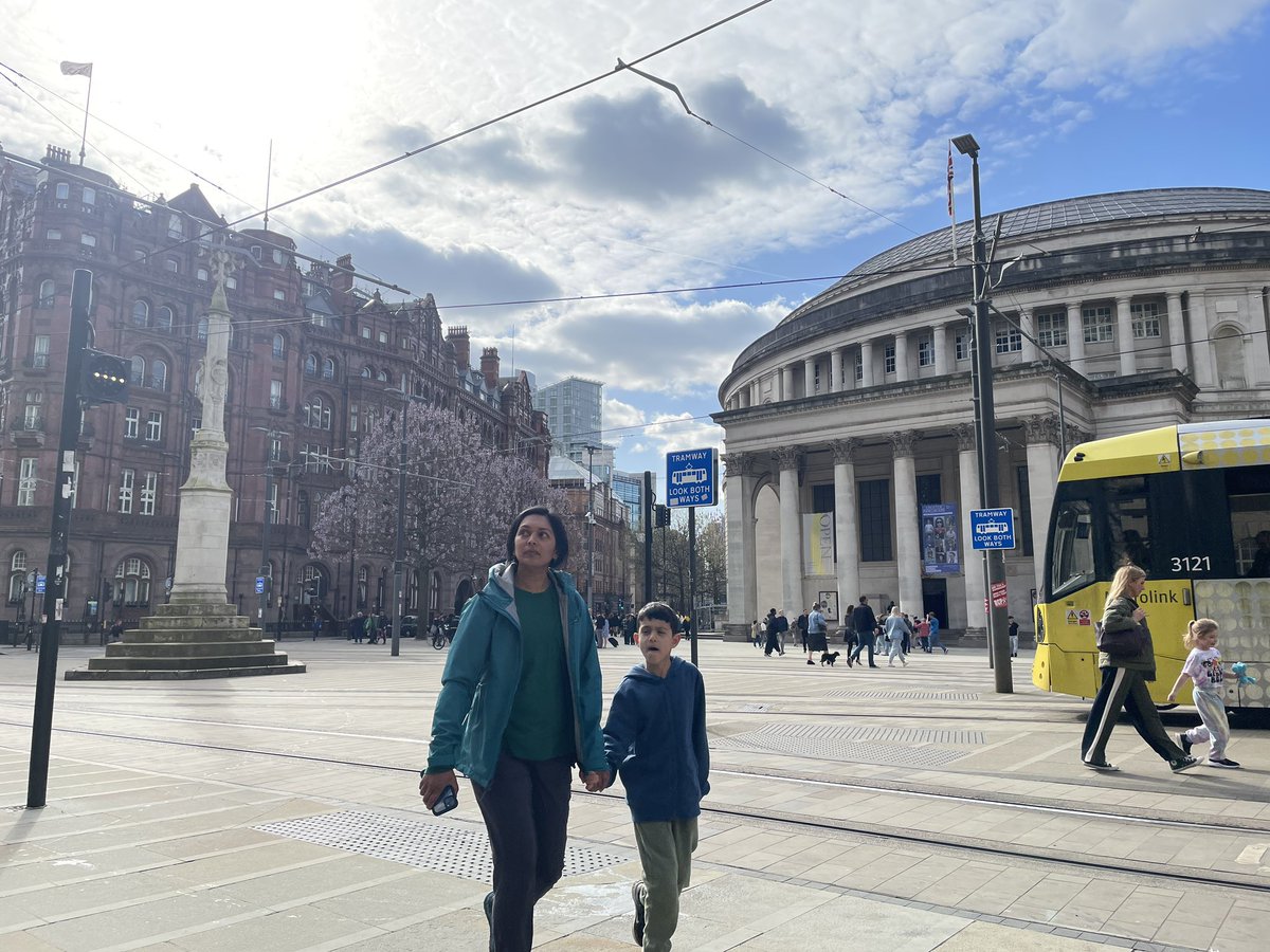 ninaparmenter's tweet photo. Manchester! In the sunshine! Our Rick Astley tickets at Co-op Live were cancelled (grr) so there was a change of plan. Saw the BBC Philharmonic at the Bridgewater Hall and they were awesome. https://t.co/isiM5DpnaZ