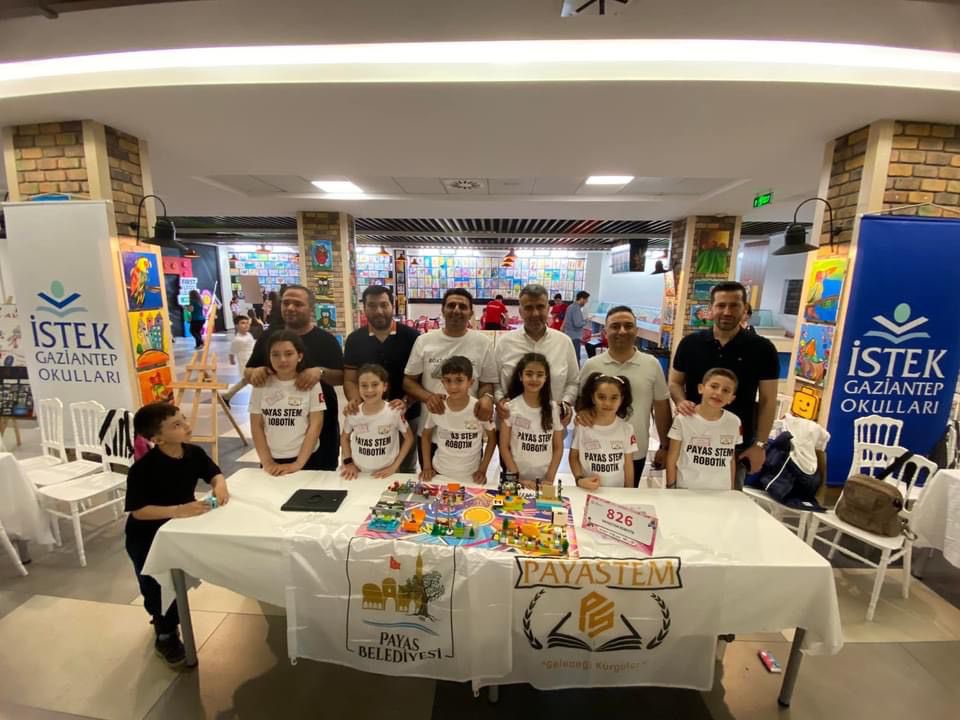 bekiraltantr's tweet photo. Tebrikler Bizim Çocuklar 🏆

‘826 PayaStem Robotik’ takımımız Gaziantep’te yapılan Bilim Kahramanları Buluşuyor/First Lego Explore ‘da ‘Yenilikçi Kaşifler Ödülü’nü Payas’a getiriyor. 

Çocuklar sizinle gurur duyuyoruz. https://t.co/kj3r4tl2EK