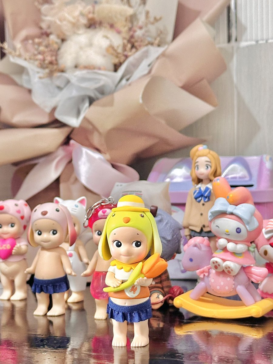 —🎀⋆𖦹.˚ enjoy the moment lop ear close to nature

🧤etm lop ear close to nature ready ina, ready to ship
🛋️ price offer by dm 
🧿 lil defect dibagian belakang (bisa dibersihin) with bnf, more info di dm! 

t. wts sonny angel lfb