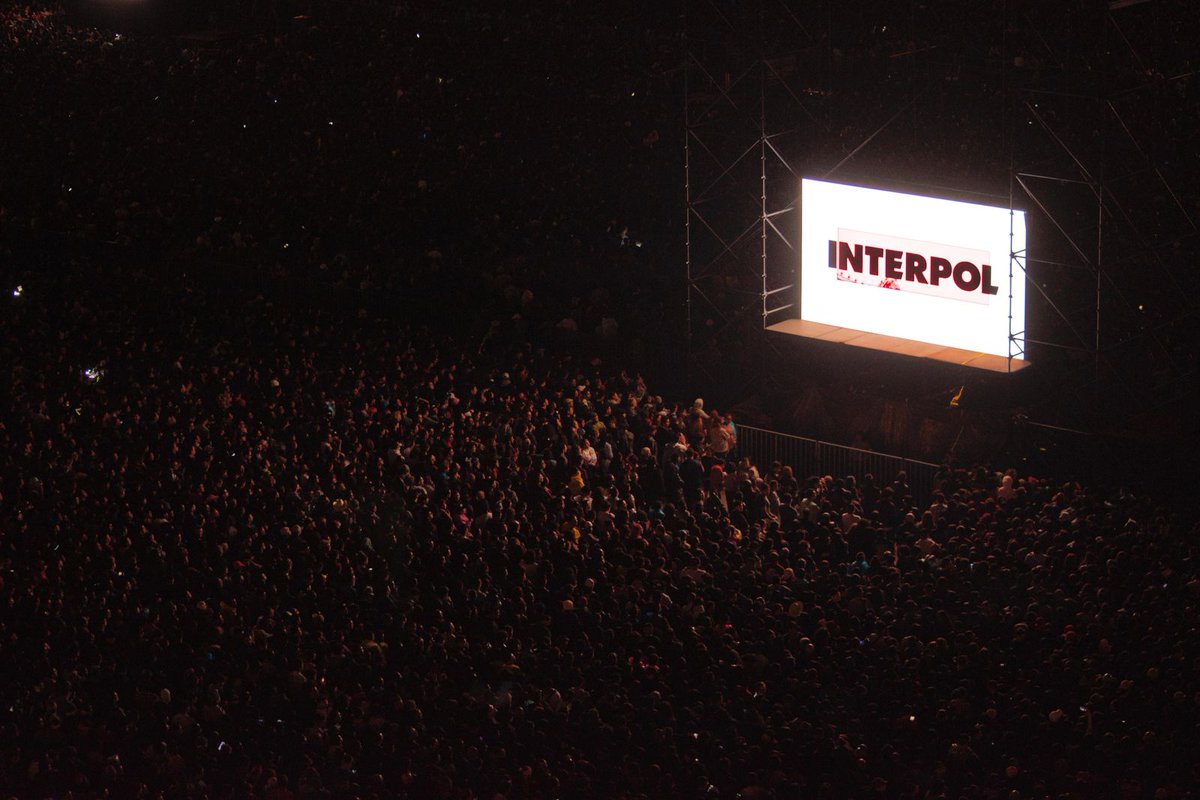 CulturaCiudadMx's tweet image. Más de 160 mil personas llenaron hoy el Zócalo y las calles que le rodean para asistir al concierto de @Interpol, banda neoyorquina muy querida en nuestro país, que complació al público con éxitos como "Evil", "C'Mere", "All The Rage Back Home" y "Obstacle 1".

Agradecemos a…