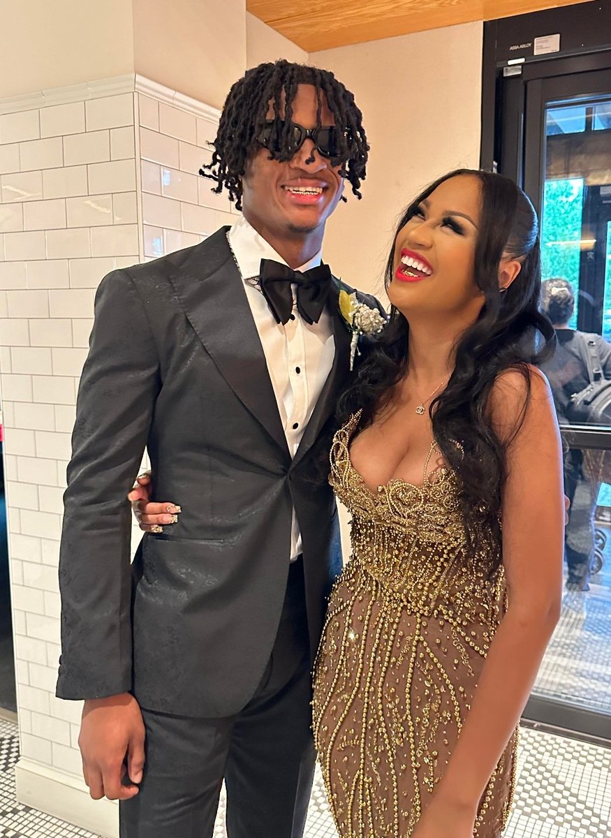 ninafoster__'s tweet image. Pj's Senior Prom!! 
#PromKing👑 @iamprentiss