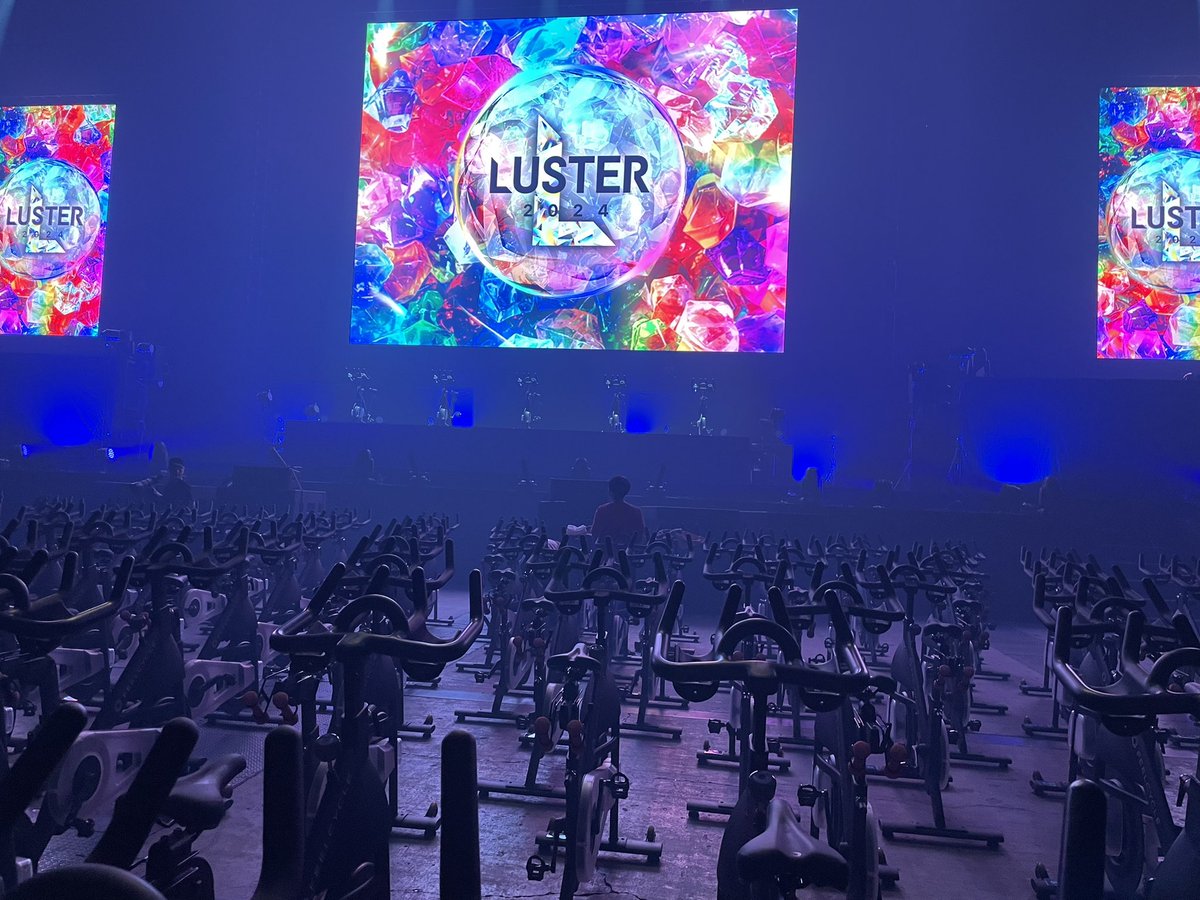 massa228's tweet image. #feelcycle #luster2024 最終日　#feelyourself の初回に参加してました〜
昨日もやった内容だったからちと強度上げて全速RUN!
ノンアルビールを一気飲みしてからの〆のバナナジュースでしたとさ笑