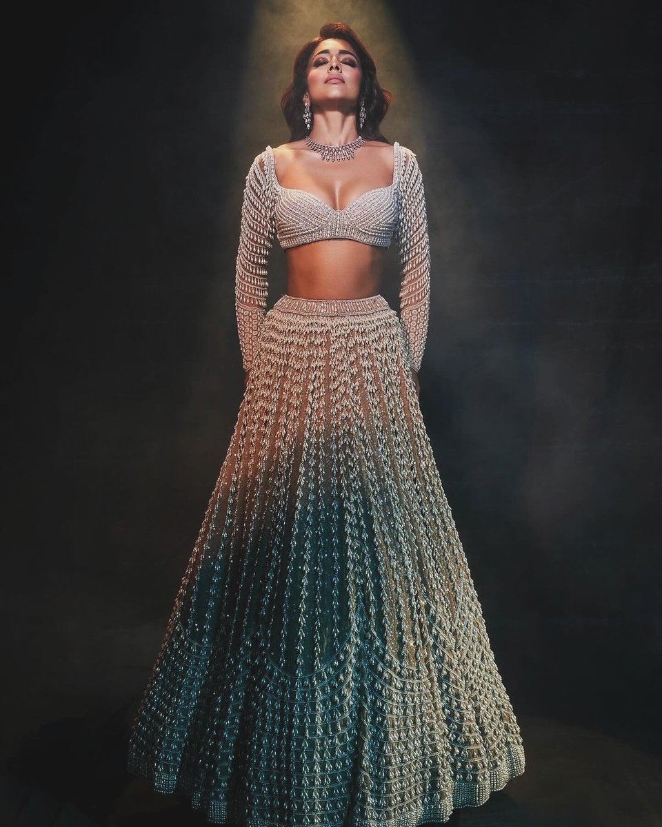 filmybix's tweet image. Gorgeous Shreya Photoshoot for #fablook #shreyasaran #shreya #filmybix
For more updates &amp;amp; photos visit instagram.com/filmy.bix
