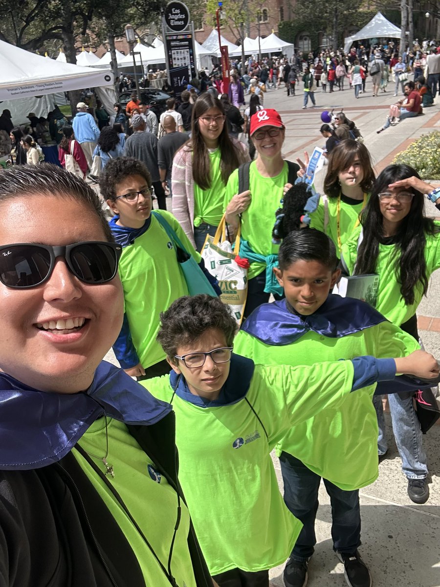 Had a wonderful time today taking our GATE students to the LA Times Festival of books at USC!! Blessed to be a Gate Coordinator 🙌🏻📚🙏🏻 @FUSD_Supt @DrJBourgeois @Eduardo16771286 @EValenc56643015 @ItsAmandaMacias @Julie_L_Bello