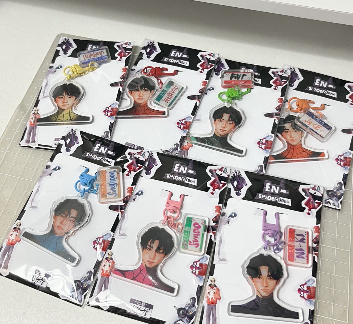 parkhived's tweet photo. these keyrings are soo pretty! Tysm @Artysse 🕸️ https://t.co/m5QAEWzI0S