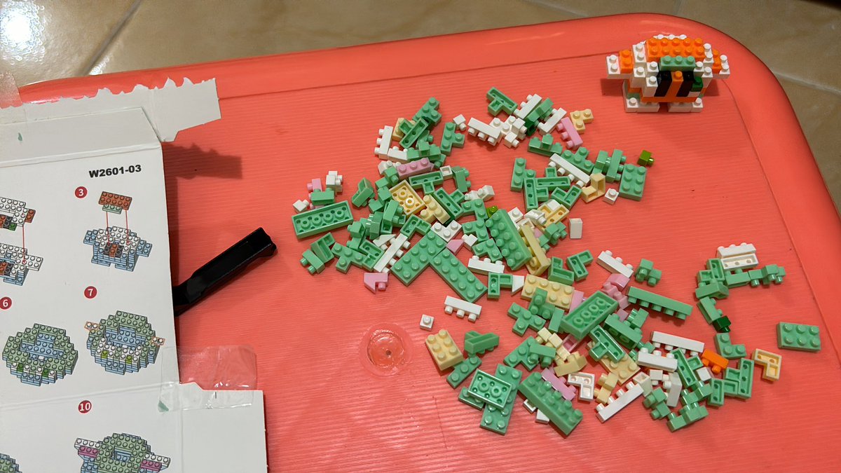 irazainuddin's tweet photo. Stock bricks yg blm di rakit sisa dikit😩 https://t.co/xXY9AgovCz