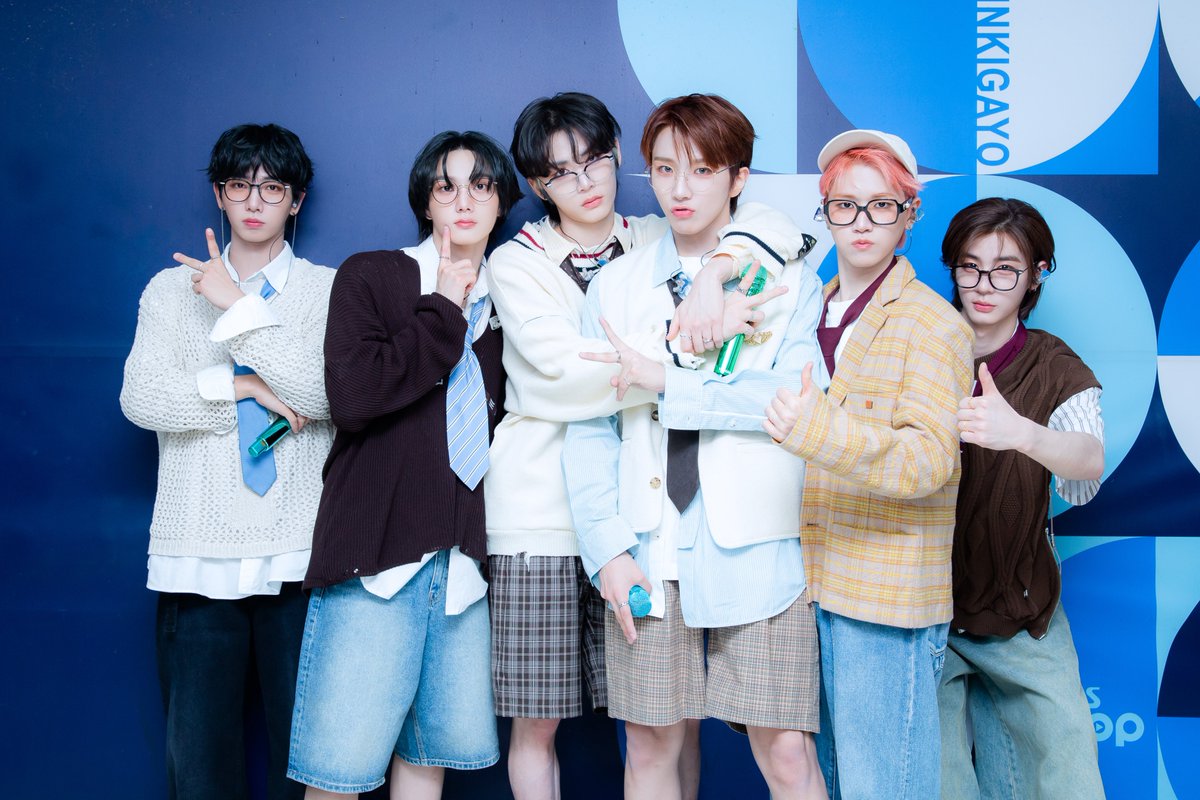 kpop_sbs's tweet photo. [👔] 240421 #착장인가

잠시 후 오후 3시 30분!
#인기가요 에서 만나요❤

#인기가요 #보이넥스트도어 #BOYNEXTDOOR #BOYNEXTDOOR_EWF @BOYNEXTDOOR_KOZ https://t.co/ZDS1x79qo2
