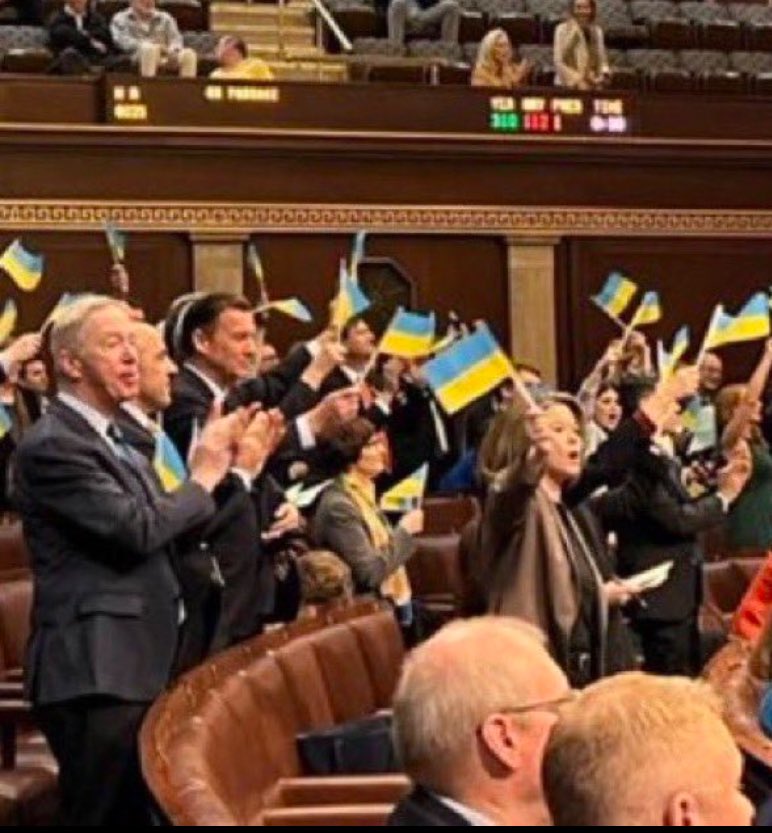 StealthQE4's tweet photo. So how does this pic from Congress make you feel?

70% of Americans were against sending more aid to Ukraine/Israel. 

We have raging inflation, deficits, and an aging infrastructure here. 

Personally this infuriates me. 

Our government doesn’t care about what we want.

Sad. https://t.co/oQD9xIDwH4