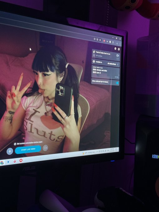 live now for the next hour !! 💗 https://t.co/RelMrRiggN https://t.co/qA9EgYtSFG