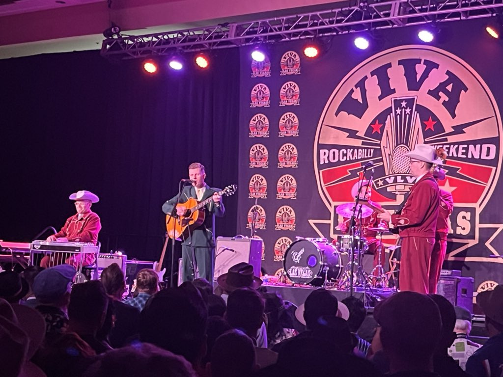 Amazing set from The Country Side of Harmonica Sam at Viva Las Vegas Rockabilly Weekend. If you love late 50s/early 60s country, it doesn’t get much more authentic than this! #country #oldschoolcountry #vivalasvegas #vintage