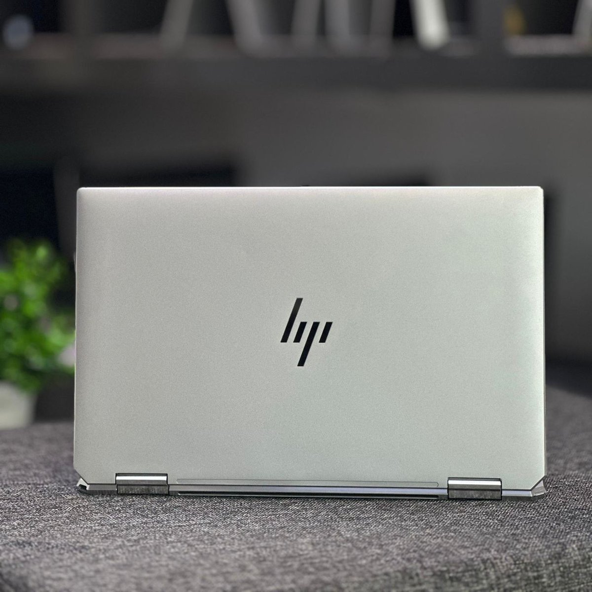 GoodluckMalekoJ's tweet image. Je ni laptop  Gani Bora kati ya Hp na Dell?  Na kama una pendekezo tofauti Niambie?

Limekua ni moja ya maswali ninayo ulizwa sana.

Kabla sijajibu swali hili nakumbuka  moja ya sentensi ya @NyandaAmosi 

USIKURUPUKE KUJIBU SWALI LA MTEJA.

Pia namkumbuka mwl Wangu Prof. Mkandala