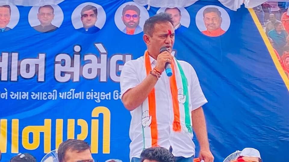 गुजरात से भाजपा की छुट्टी... राजकोट लोकसभा सीट भी भाजपा के खाते से डिलीट होने जा रही है... राजकोट बैठक से पूर्व नेता विपक्ष @paresh_dhanani जी शानदार जीत दर्ज करने जा रहे है। #Gujarat #LokSabhaElections2024