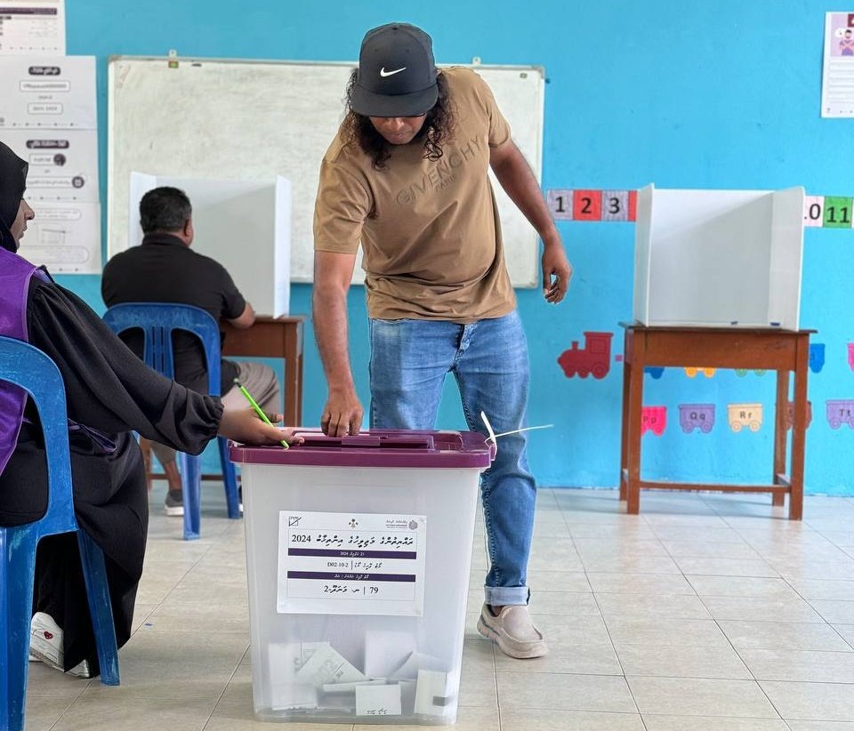 #ManadhooDhaairaa 
Majlis Inthikhaabuga vote lumuge Qaanoonee adhi Qaumee zinmaa Adhaa koffin. 
#Majilis2024