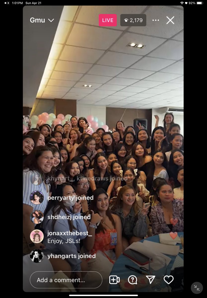 genniness_'s tweet photo. so happy for u all 🥺🫶 https://t.co/C23FgBXD1O
