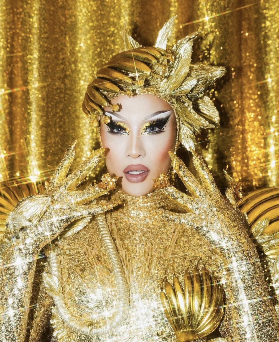 Drag_Crave's tweet image. Nymphia Wind looks incredible after being crowned America’s Next Drag Superstar. Condragulations! 🎉🍌