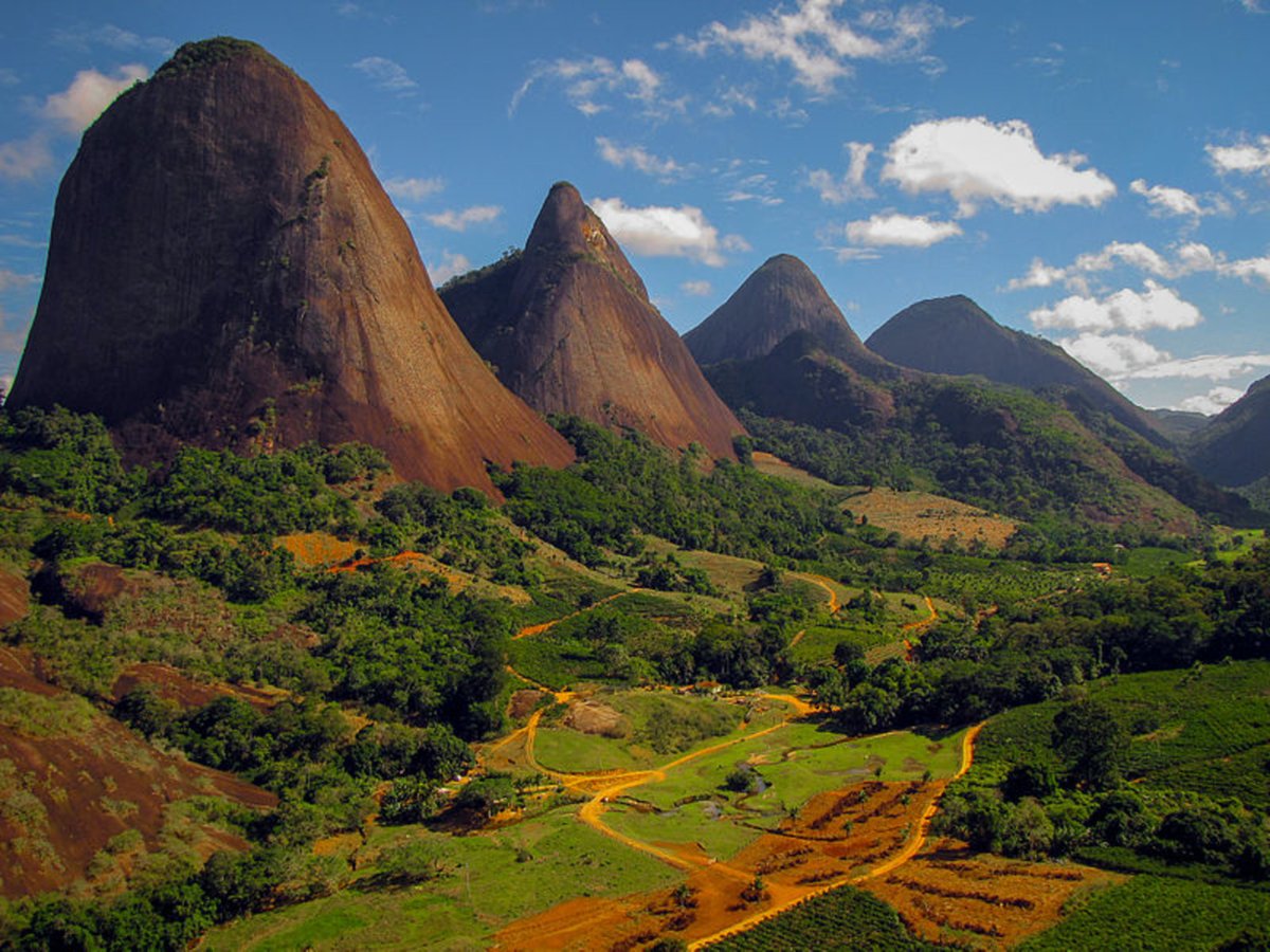 Pontões Capixabas, in the northwest of Espírito Santo, gets its name due to the hundreds of complex high-altitude rock formations - #EspíritoSanto #ES #Brasil #Sudeste #Brazil #Brasilien #Brésil #Brasile #Бразилия #ブラジル #ब्राज़िल #البرازيل #巴西 🇧🇷