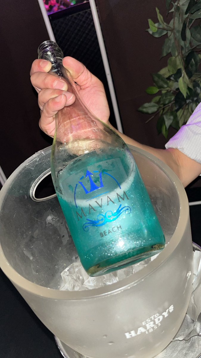 yui_74dayo's tweet photo. 載せきれないほどのシャンパンっ🥂
ありがとうございました🤍
#キャバ嬢 #卒業 #しゃんぱん #限界キャバ嬢 #麗羽結愛 #うるはゆい #横浜 #bijou https://t.co/nsTxvnTFAh