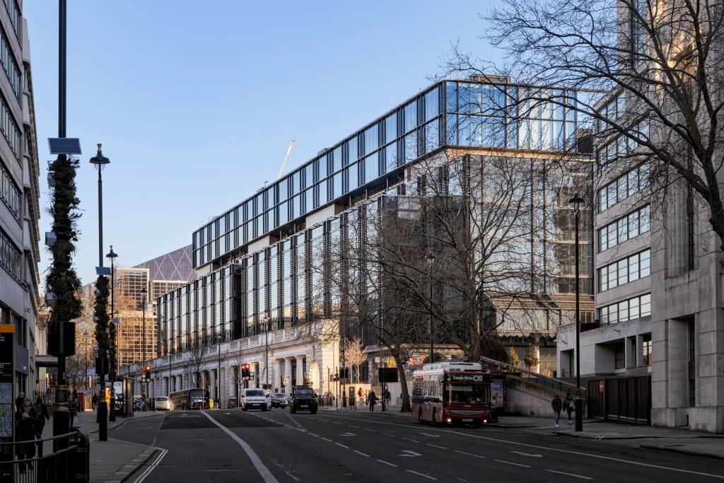 Morrow + Lorraine has completed a ‘building-on-building’ above Victoria Station: bit.ly/3xHm8sx