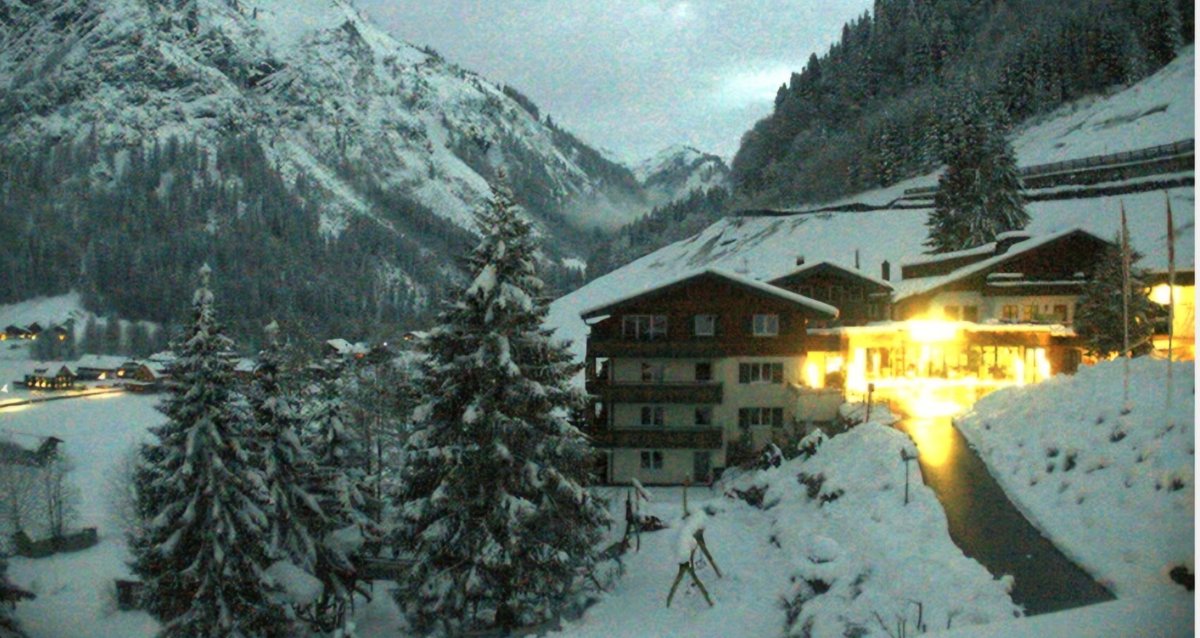 Momenteel een wintersprookje in  Kleinwalsertal!

📷 webcams via kleinwalsertal.com